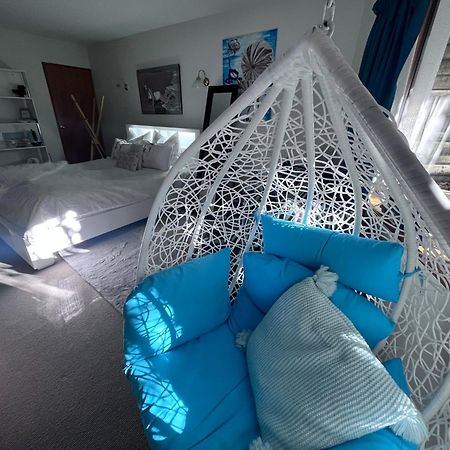 Breakfast At Tiffanys Bed & Breakfast Queenstown Bagian luar foto